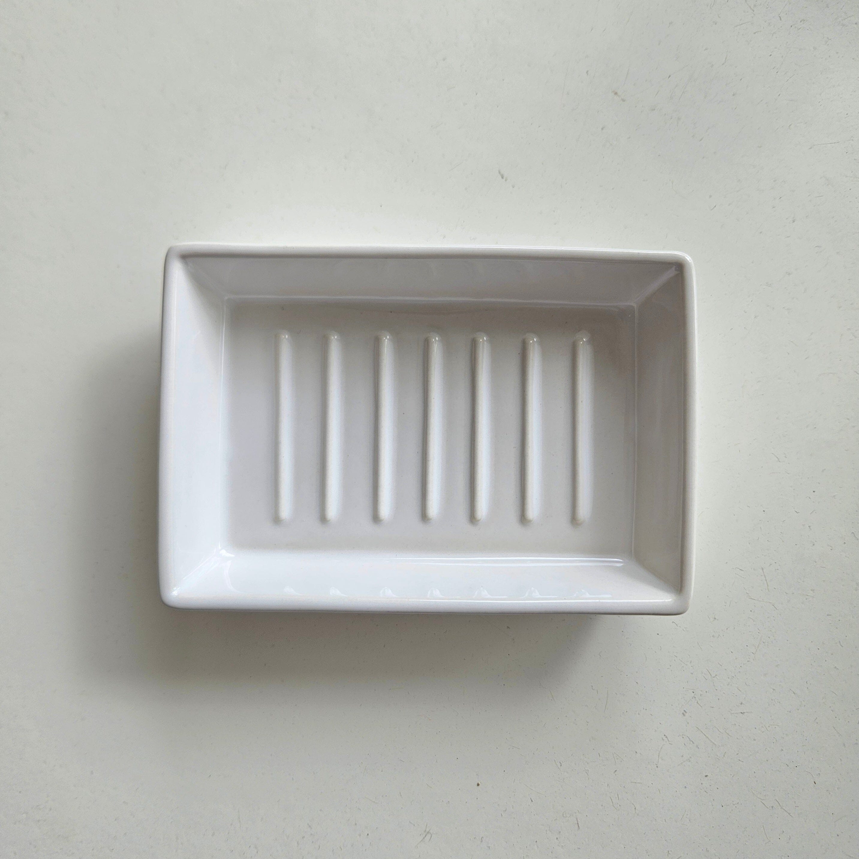 Jolie Ceramic Soap Dish In White