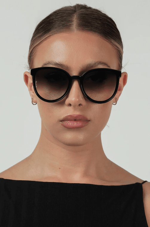 OTRA Eyewear - DALI Black with Smoke Fade Lense