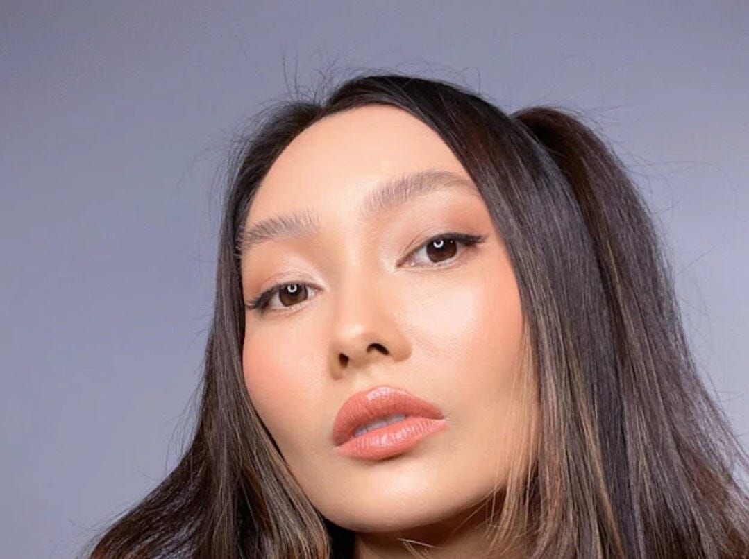 Suzy. Lipsticks - Apricot Satin Luxe