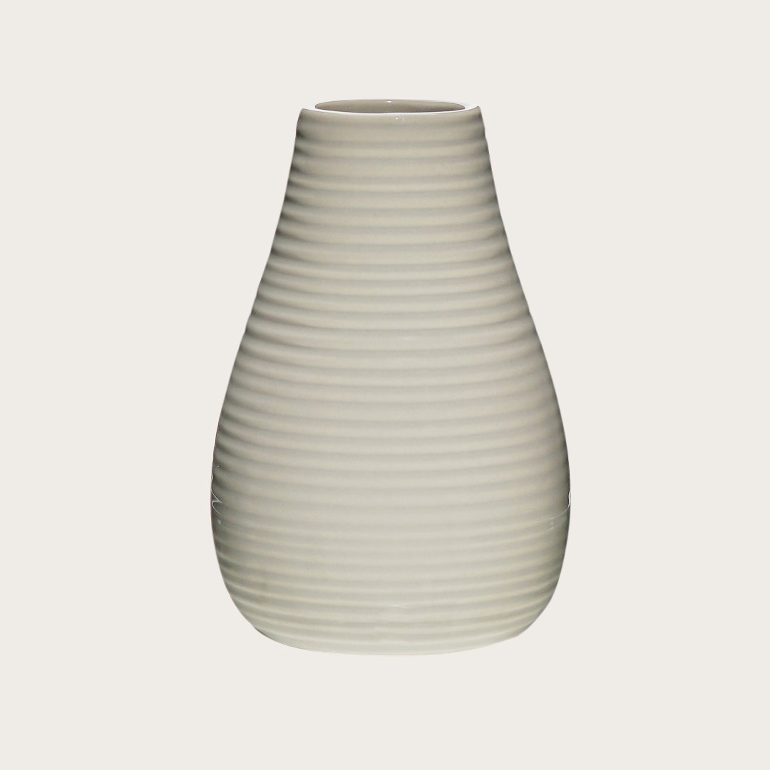 gabo-vase-grey