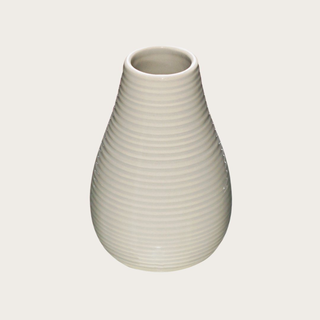 gabo-vase-grey