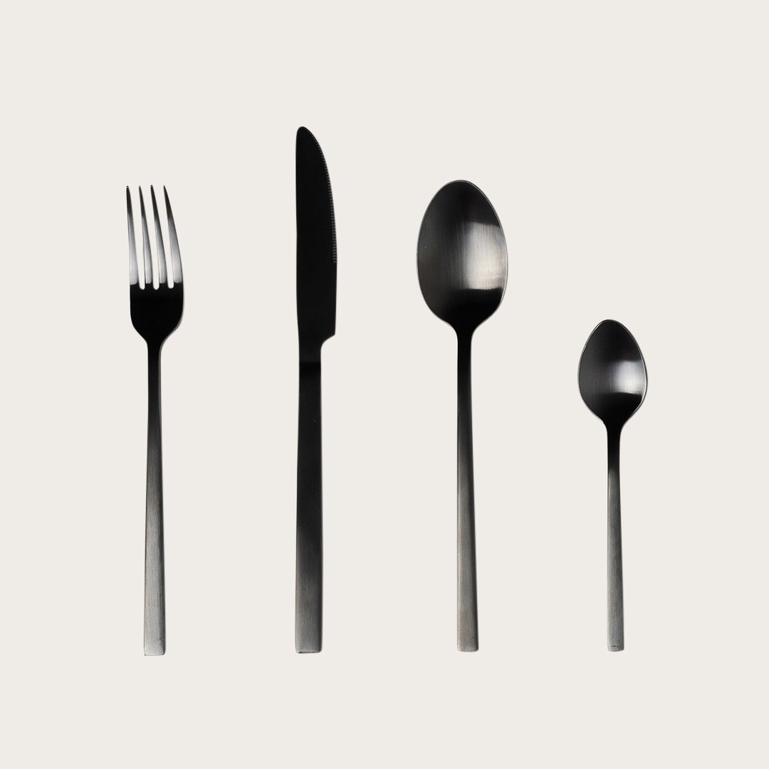 beltza-black-dinner-spoon