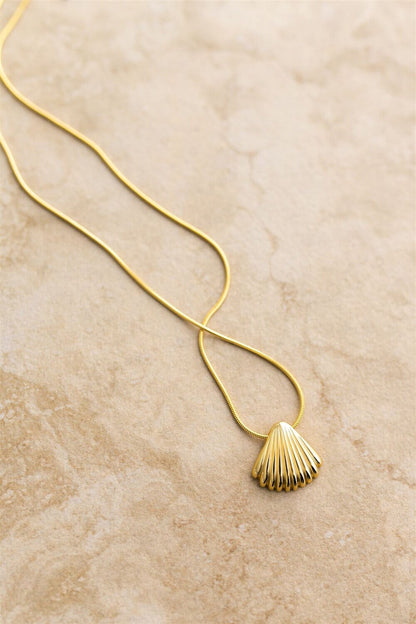 Indigo &amp; Wolfe - Arielle Gold Necklace W/ Shell Pendant