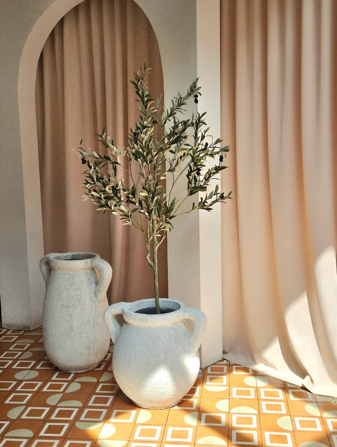Tuscany Rustic Vase/Pot in Antique White - 54 x 50cm