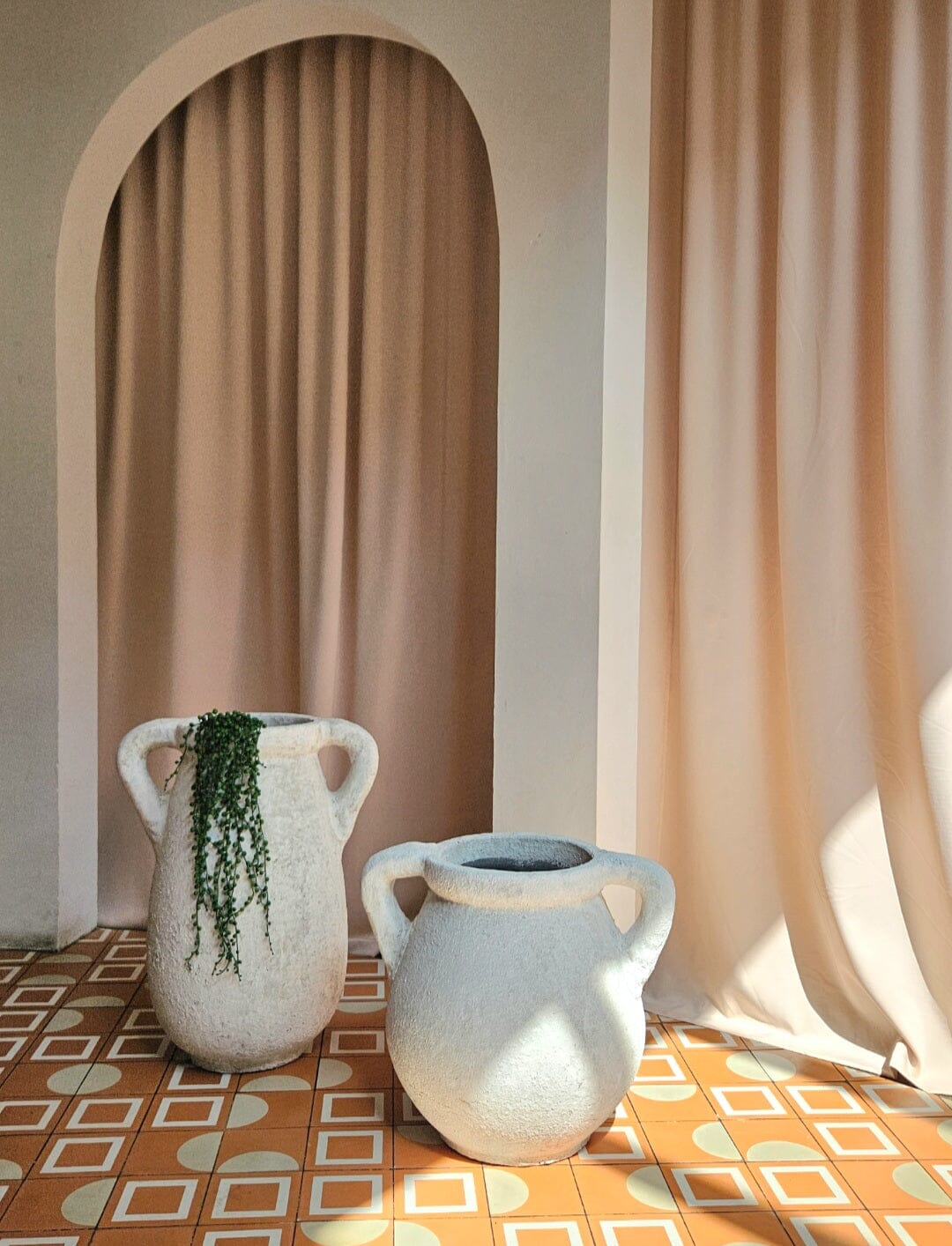 Tuscany Rustic Vase/Pot in Antique White - 54 x 50cm