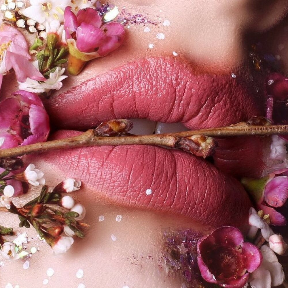 Suzy. Lipsticks - Matte Peony
