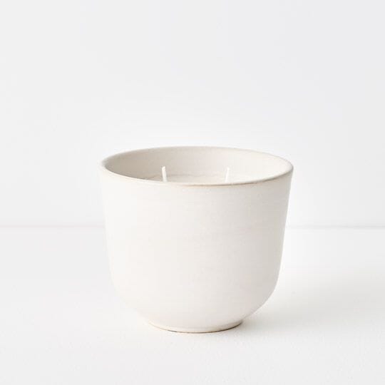 Tate Sandalwood &amp; Vetiver Candle in Ivory 11cm