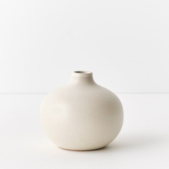 Isola Ceramic Vase in Off-White 10cm
