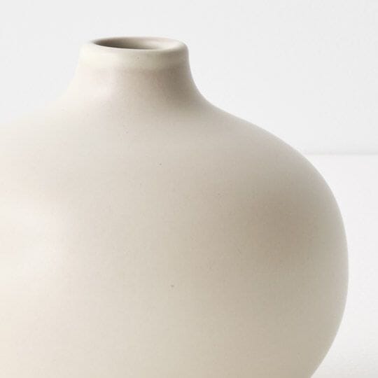 Isola Ceramic Vase in Off-White 10cm