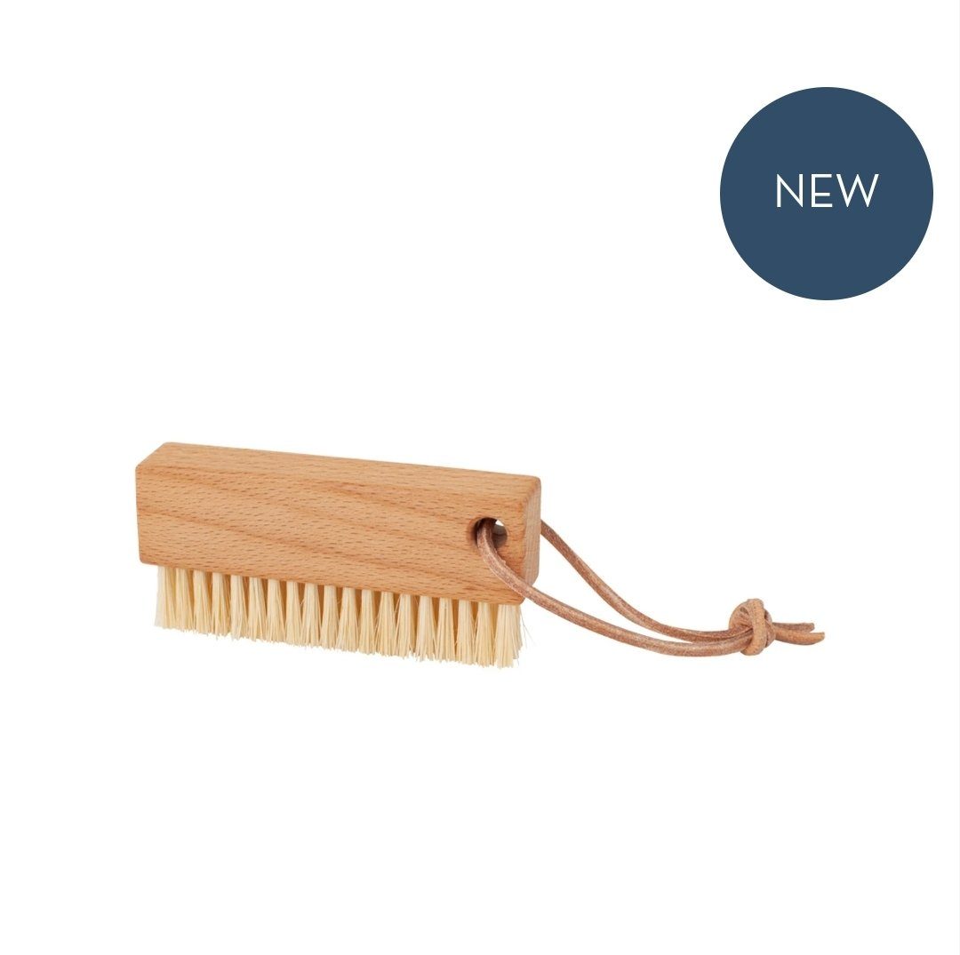 Redecker - Nail Brush W/ Leather Strap