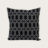 trianon-cushion-black