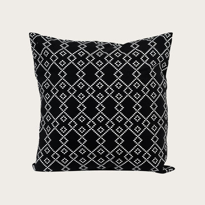 trianon-cushion-black