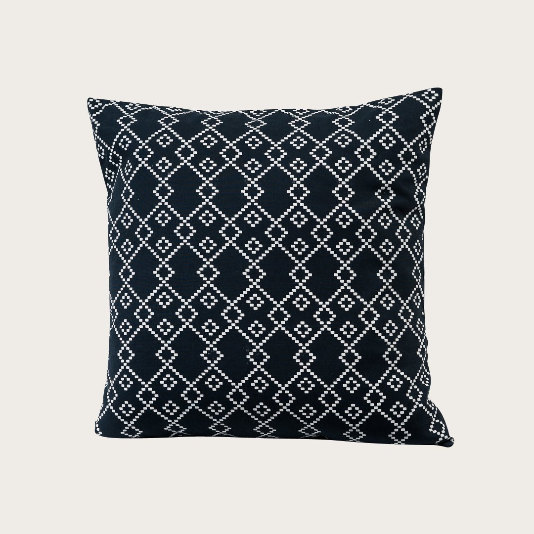 trianon-cushion-midnight-navy